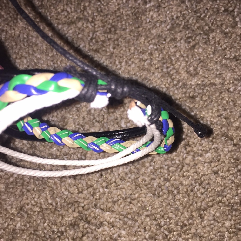 3 bracelets - Picture 2 of 8